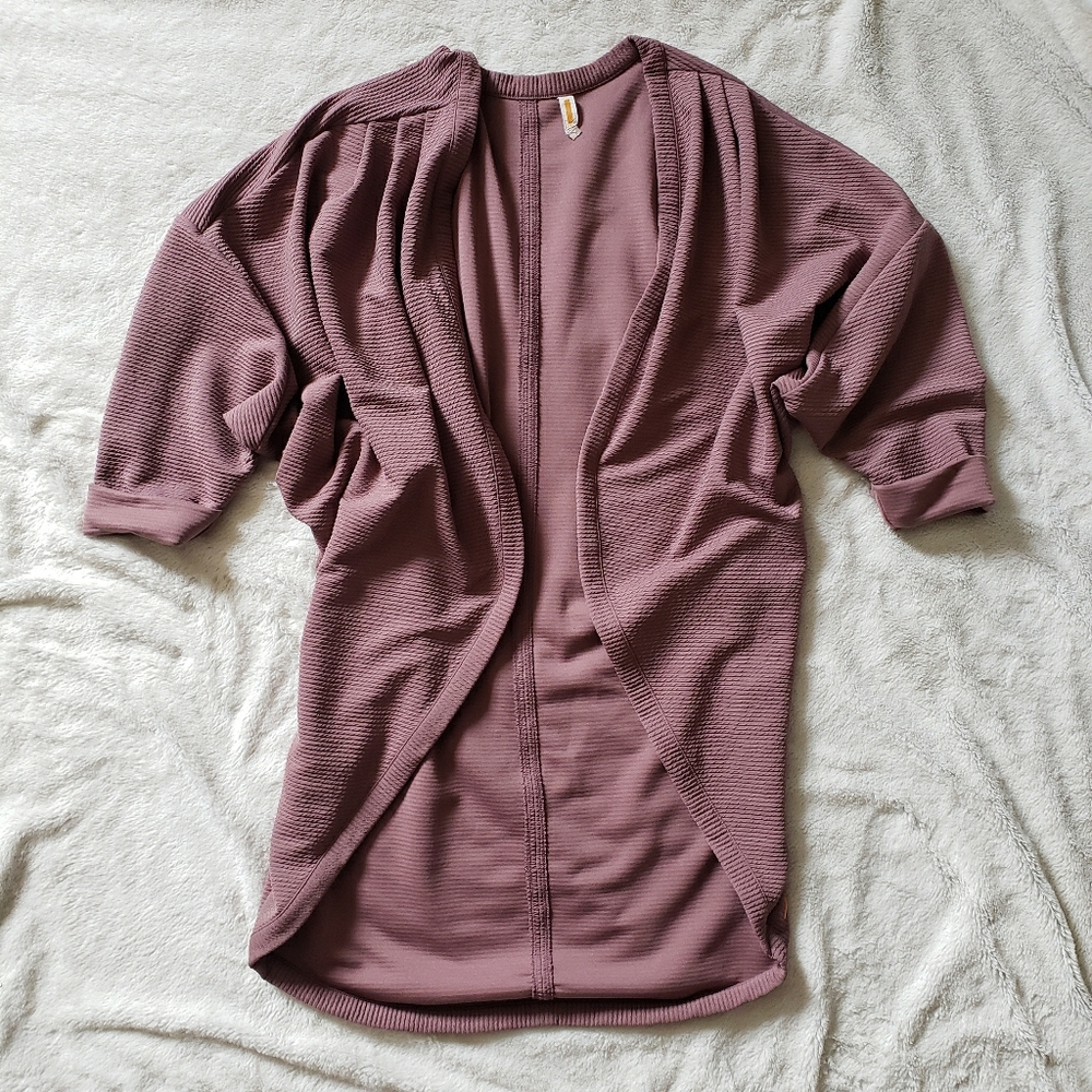LUCY Cacoon Sweater
